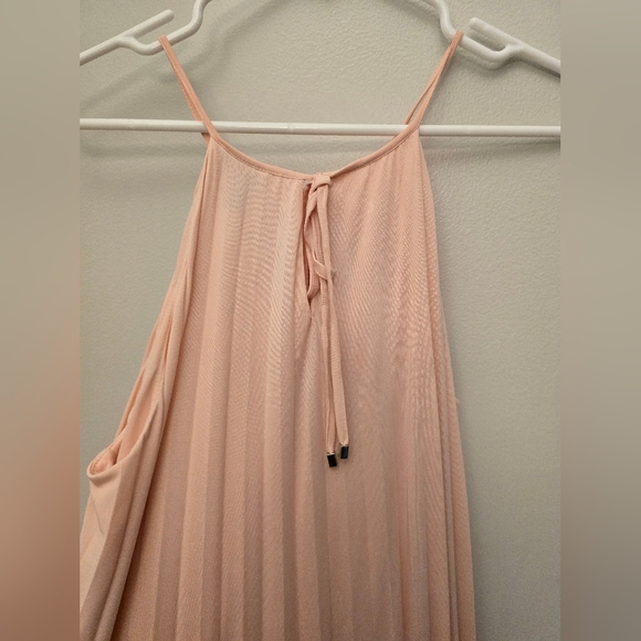 Womens flowy dress no sleeves - Picture 2 of 5